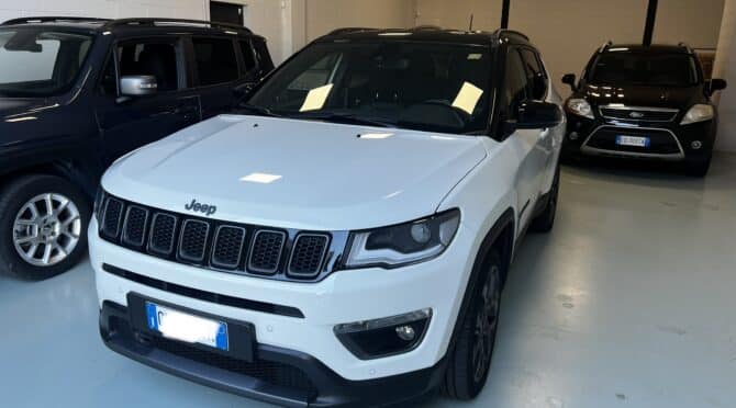 Jeep Compass 1.3 turbo t4 phev S 4xe at6