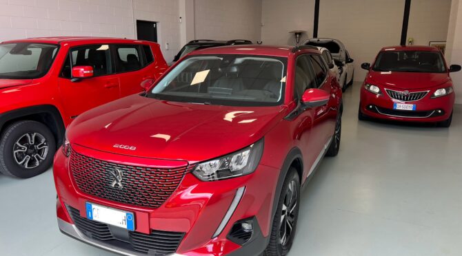 Peugeot e-2008 Allure Pack 100kW