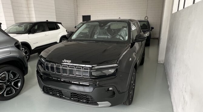 Jeep Avenger 1.2 turbo e-hybrid mhev Summit KM0
